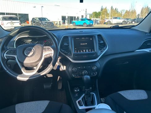 Used 2014 Jeep Cherokee Latitude w/ Trailer Tow Group AWD/4WD image 6