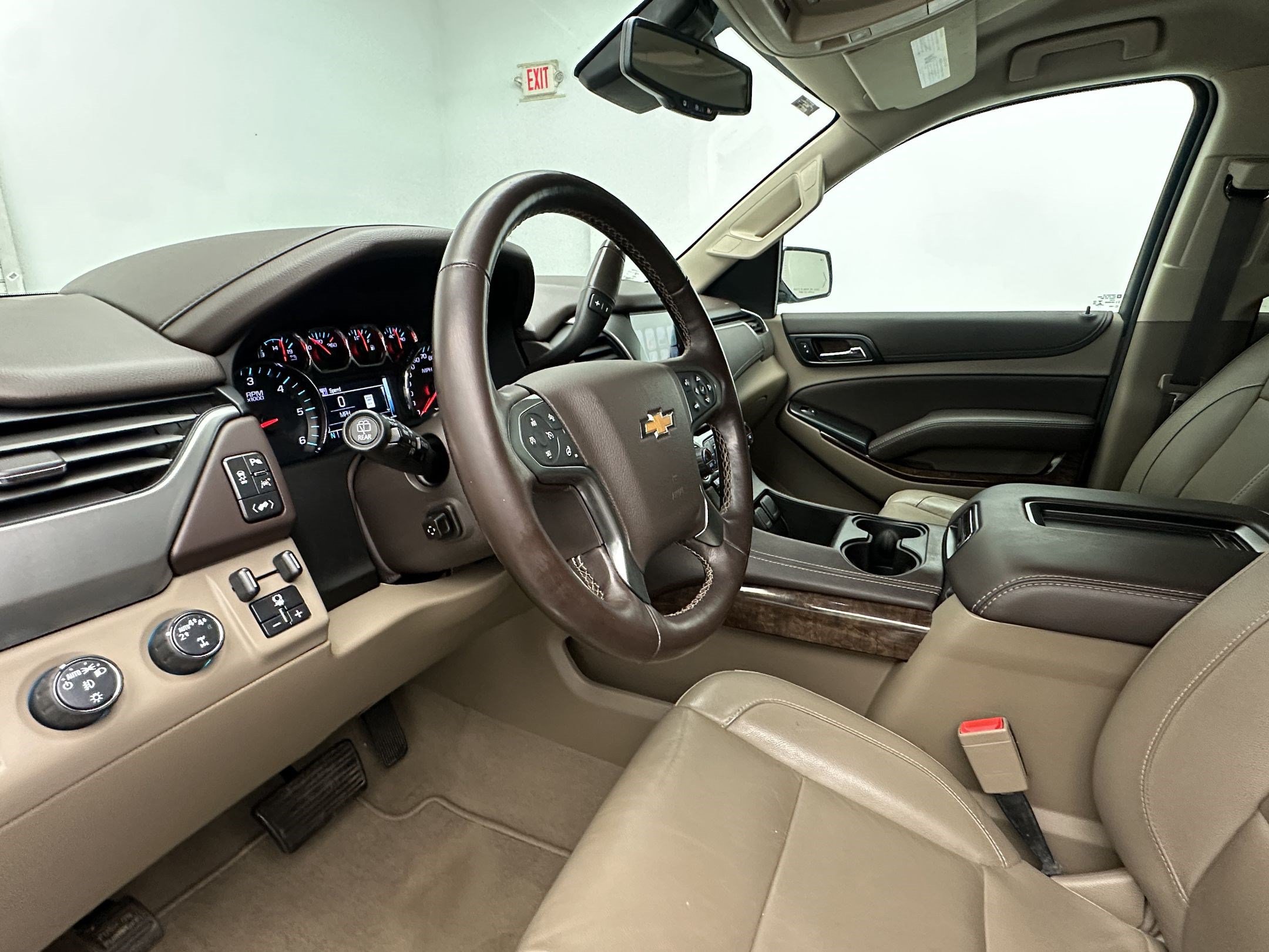 Certified 2020 Chevrolet Tahoe LT w/ Luxury Package AWD/4WD image 4