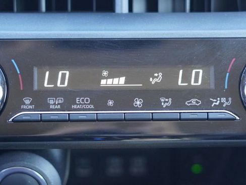 Certified 2024 Toyota Venza LE image 27