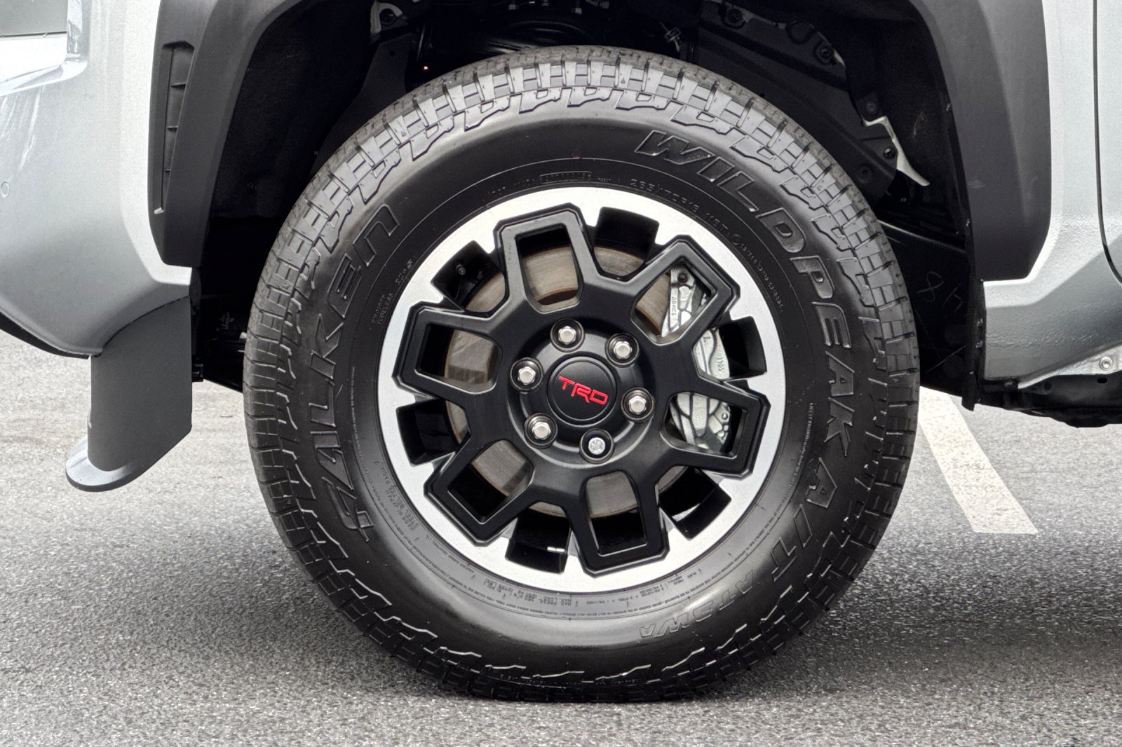 Certified 2025 Toyota Tacoma TRD Off-Road AWD/4WD image 13