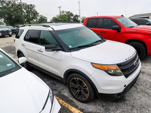 Used 2014 Ford Explorer Sport w/ Equipment Group 401A AWD/4WD image 8