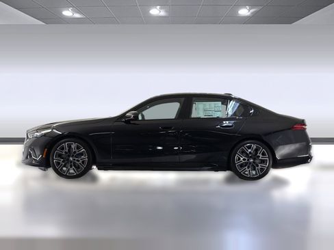New 2026 BMW i5 eDrive40 w/ M Sport Package image 2
