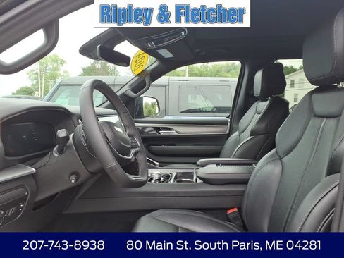 Used 2024 Jeep Wagoneer Series II AWD/4WD image 8