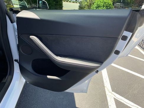 Used 2023 Tesla Model Y Long Range AWD/4WD image 11