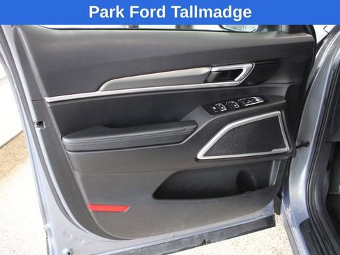 Used 2020 Kia Telluride S w/ S 8 Passenger Seating Package image 11