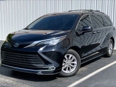 Used 2022 Toyota Sienna XLE