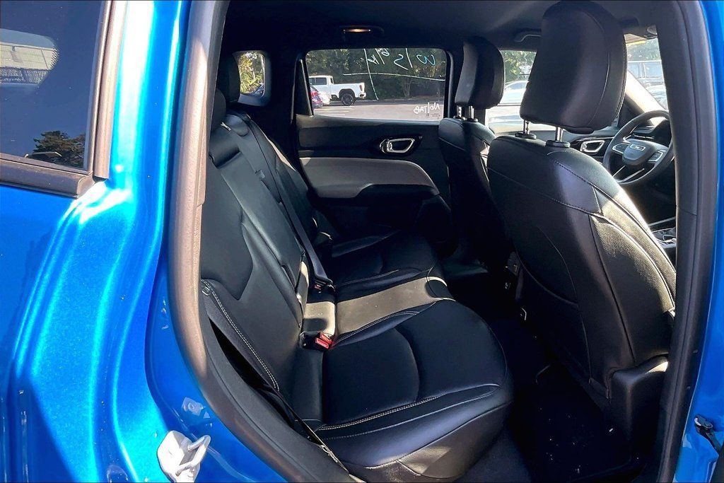 Used 2025 Jeep Compass Limited AWD/4WD image 25