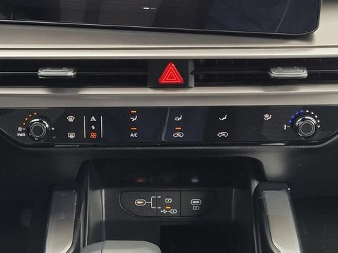 New 2026 Kia Sorento LX FWD image 16