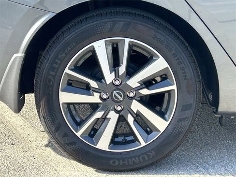 Used 2025 Nissan Versa SV w/ Trunk Package image 7