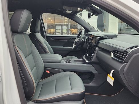 New 2026 GMC Acadia AT4 image 42