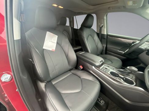 Used 2026 Toyota Highlander Limited AWD/4WD image 15