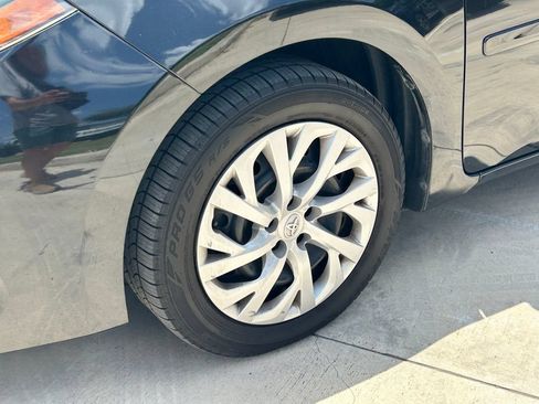 Used 2018 Toyota Corolla LE FWD image 9