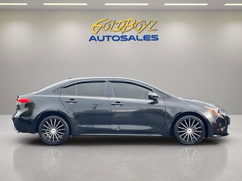 Used 2020 Toyota Corolla LE image 2