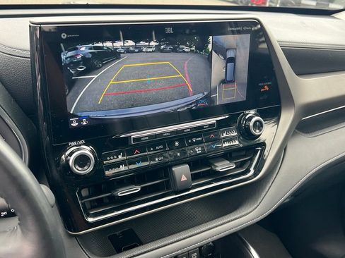 Used 2020 Toyota Highlander Limited AWD/4WD image 18