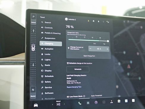 Used 2022 Tesla Model X image 23