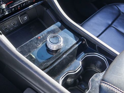 Used 2023 Jeep Grand Cherokee Limited w/ Luxury Tech Group II image 15