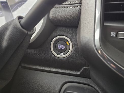 New 2026 RAM 2500 Laramie AWD/4WD image 27