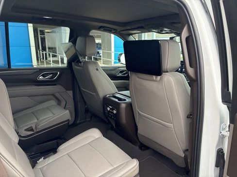 Used 2021 GMC Yukon SLT w/ SLT Luxury Plus Package image 24