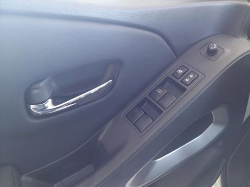 New 2025 Nissan Frontier SV w/ SV Convenience Package image 13