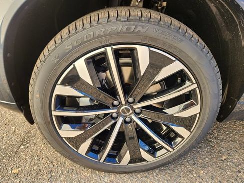 Certified 2026 Volvo XC90 B6 Plus w/ Protection Package AWD/4WD image 19
