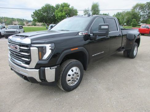 New 2026 GMC Sierra 3500 SLE w/ SLE Value Package AWD/4WD image 12