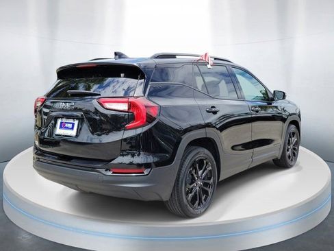 Used 2022 GMC Terrain SLT w/ Elevation Edition image 4