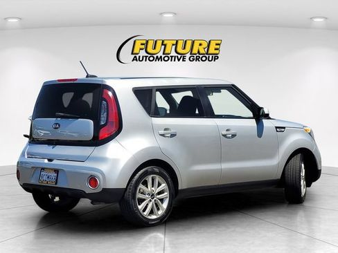 Used 2017 Kia Soul + FWD image 4