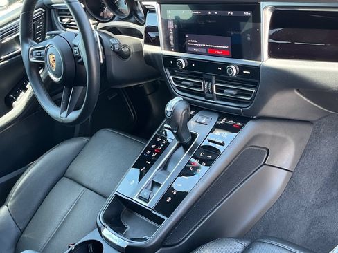 Used 2023 Porsche Macan S AWD/4WD image 9