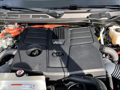 Used 2022 Toyota Tundra Capstone AWD/4WD image 34