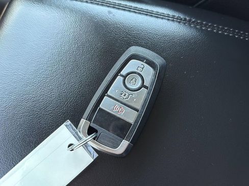 Used 2023 Ford Explorer XLT image 25