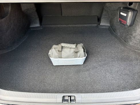 Used 2025 Toyota Camry LE w/ Convenience Package image 33