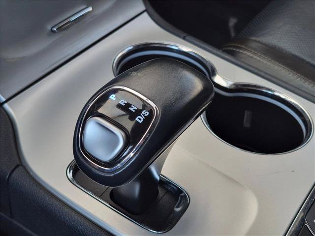 Used 2015 Jeep Grand Cherokee Overland w/ Advanced Technology Group AWD/4WD image 20