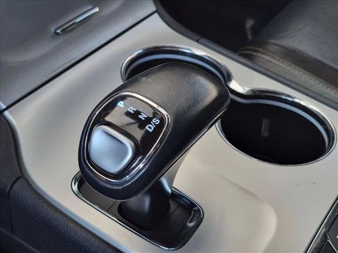 Used 2015 Jeep Grand Cherokee Overland w/ Advanced Technology Group AWD/4WD image 20