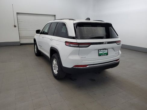 Used 2023 Jeep Grand Cherokee Laredo image 5