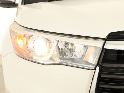 Used 2016 Toyota Highlander Limited FWD image 37