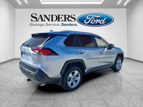 Used 2020 Toyota RAV4 LE image 2