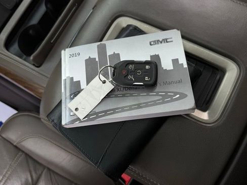 Used 2019 GMC Yukon XL Denali w/ Denali Ultimate Package image 8