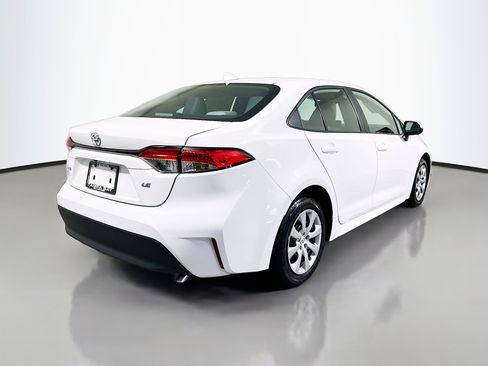 Used 2023 Toyota Corolla LE FWD image 4