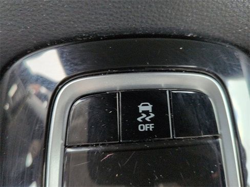 Certified 2025 Toyota Corolla LE image 25