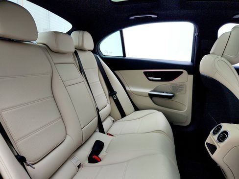 Used 2025 Mercedes-Benz C 300 Sedan image 21