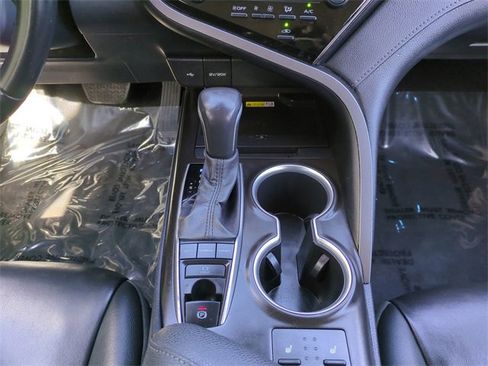 Used 2023 Toyota Camry XLE image 18