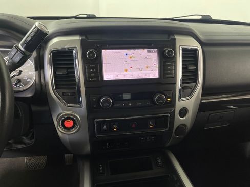 Used 2019 Nissan Titan SV w/ SV Convenience Package image 20