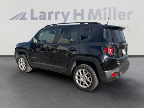 Used 2022 Jeep Renegade Latitude w/ Convenience Group image 3