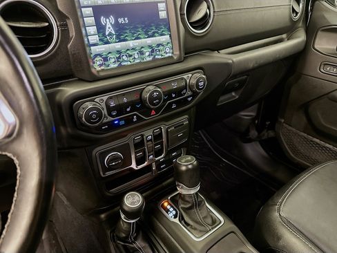 Used 2023 Jeep Wrangler Unlimited Sahara w/ Cold Weather Group AWD/4WD image 26