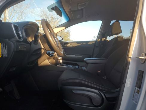 Used 2018 Kia Sportage LX image 8