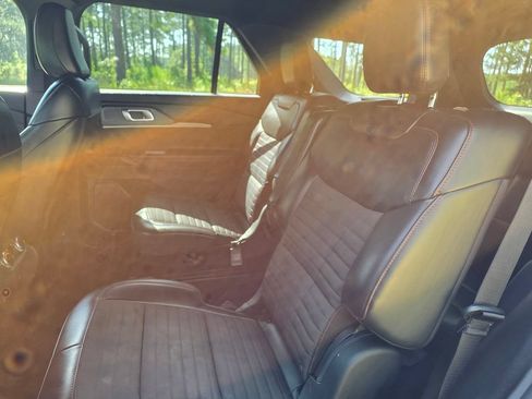 Used 2025 Ford Explorer ST-Line w/ Premium Package RWD image 16