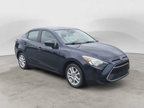 Used 2016 Scion iA FWD image 3