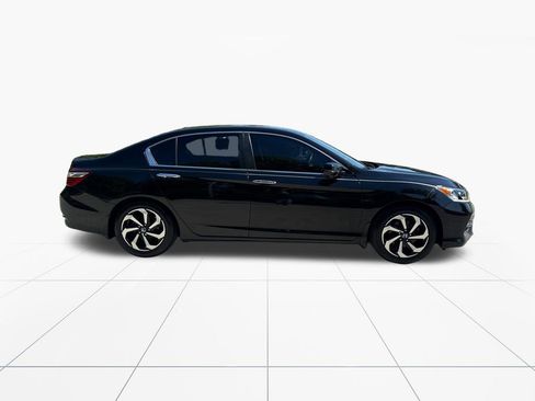 Certified 2017 Honda Accord EX image 9