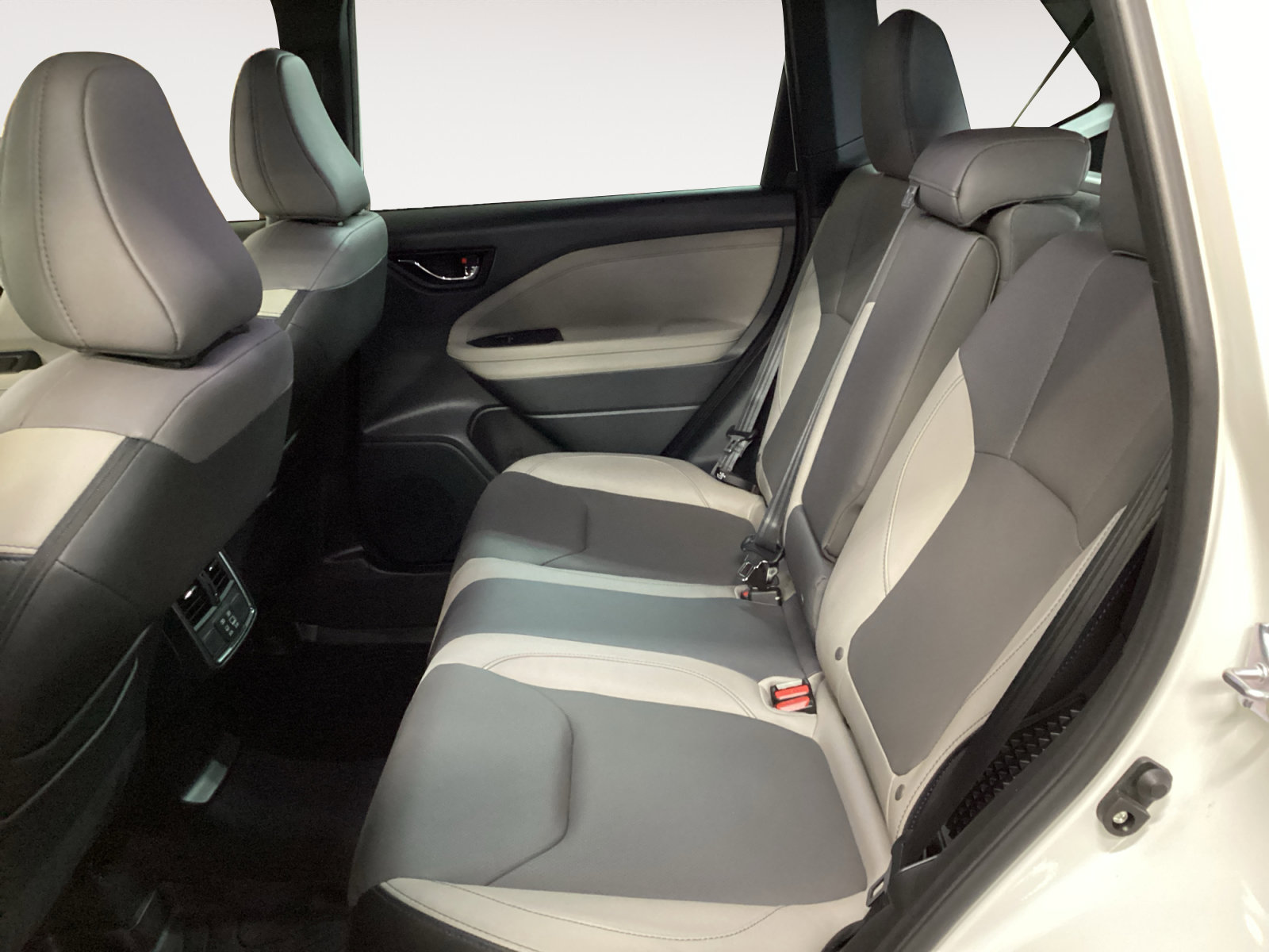 Certified 2025 Subaru Forester Limited AWD/4WD image 13