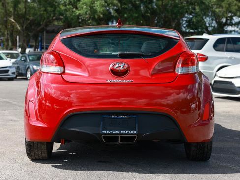 Used 2016 Hyundai Veloster FWD image 7